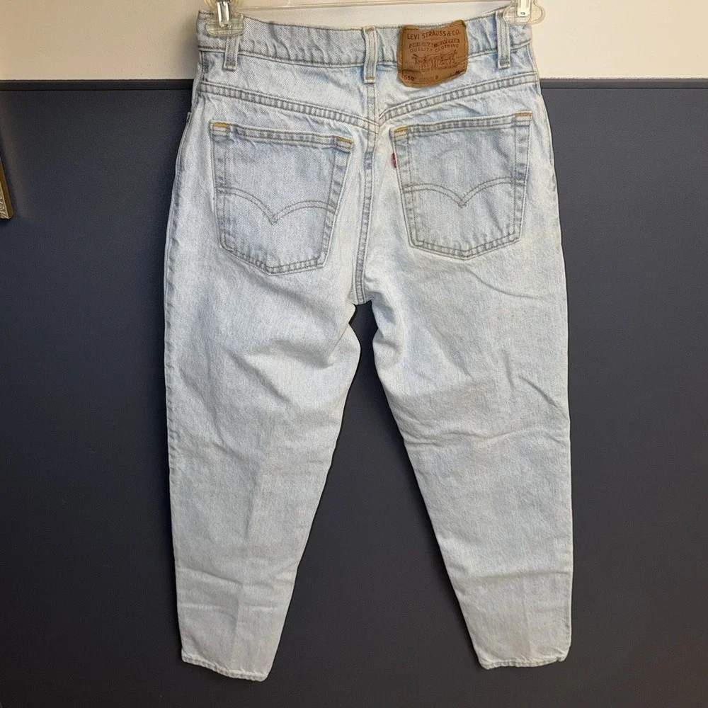 Vintage Levi's 550 Light Wash Relaxed‎ Fit Taper Womens Size 11 Med 28x30